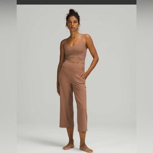 Lululemon Align Wide Leg Super-High-Rise Crop *23"
Cacao Size 18